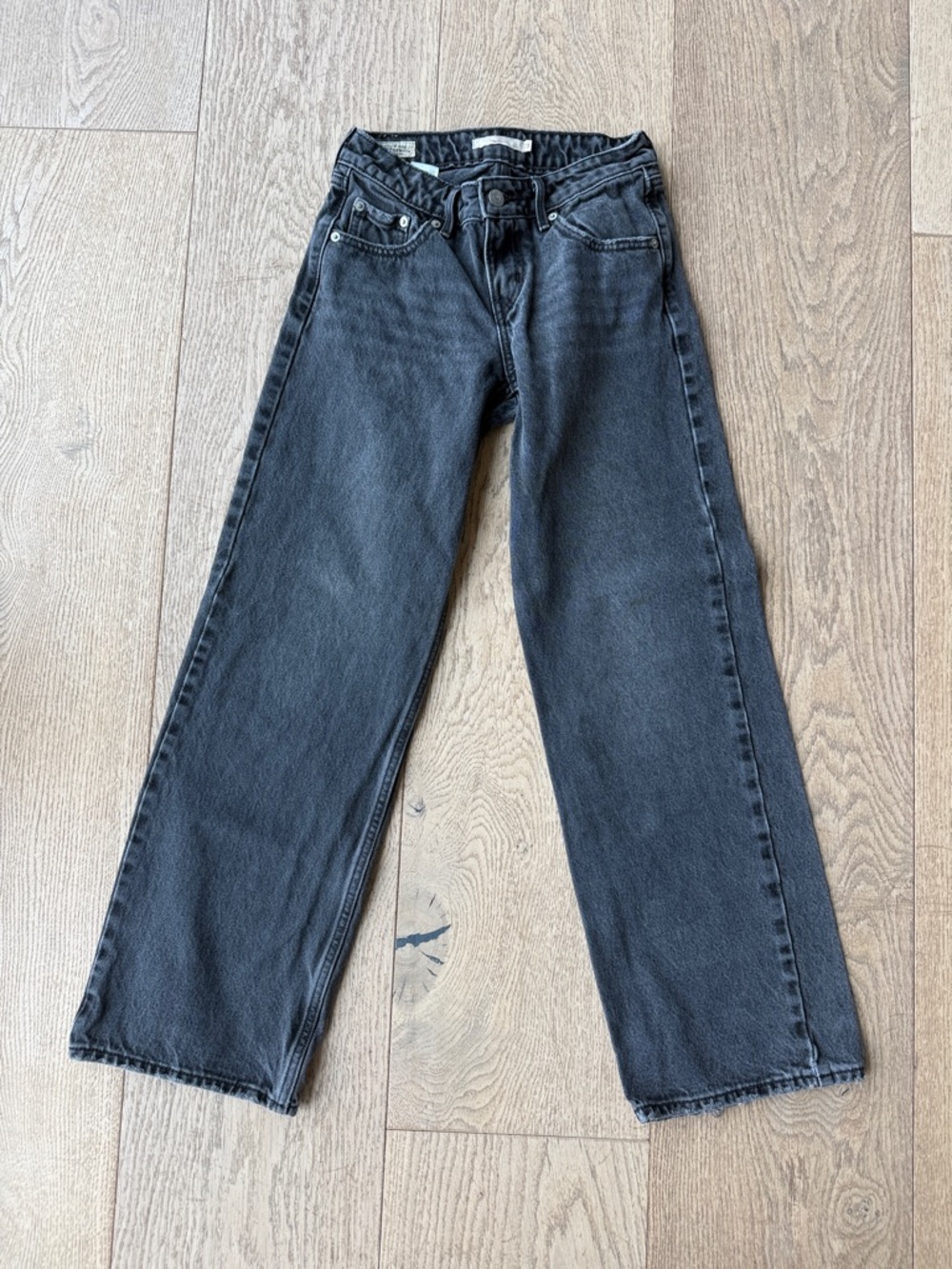 3 pairs Levi's Women’s Low Loose Jeans - Dark Blue, Light Blue, Black Washes - Picture 11 of 12